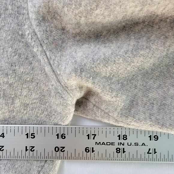 United Colors of Benetton Gray V Neck 100% Wool Cropped 3/4 Sleeve Sweater XS - Picture 7 of 7